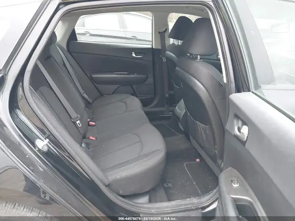 KNAGT4L34H5162356 2017 KIA OPTIMA - Image 8