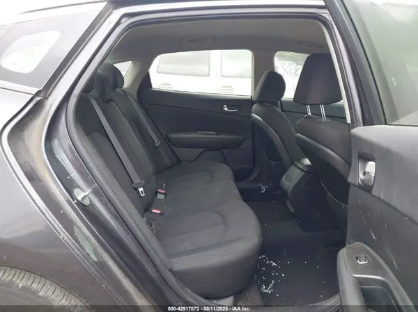 KNAGT4L34H5164687 2017 KIA OPTIMA - Image 8