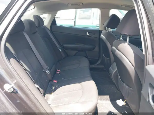 KNAGT4L34J5211187 2018 KIA OPTIMA - Image 8
