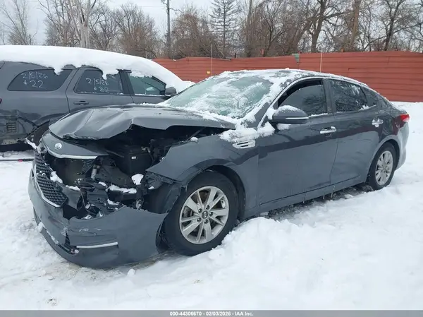 KNAGT4L34J5217183 2018 KIA OPTIMA - Image 2
