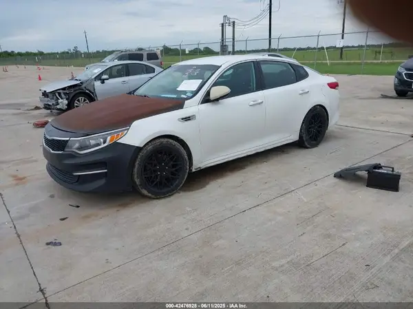 KNAGT4L34J5221833 2018 KIA OPTIMA - Image 2