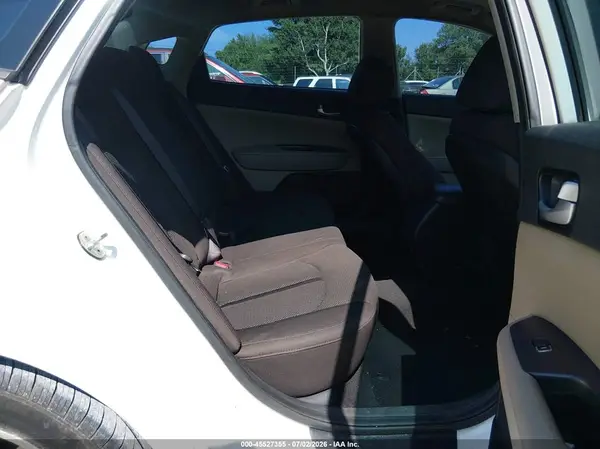 KNAGT4L35G5077542 2016 KIA OPTIMA - Image 8