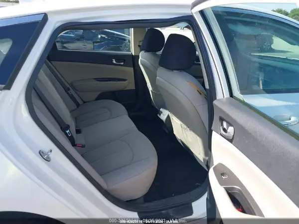 KNAGT4L35G5083938 2016 KIA OPTIMA - Image 8