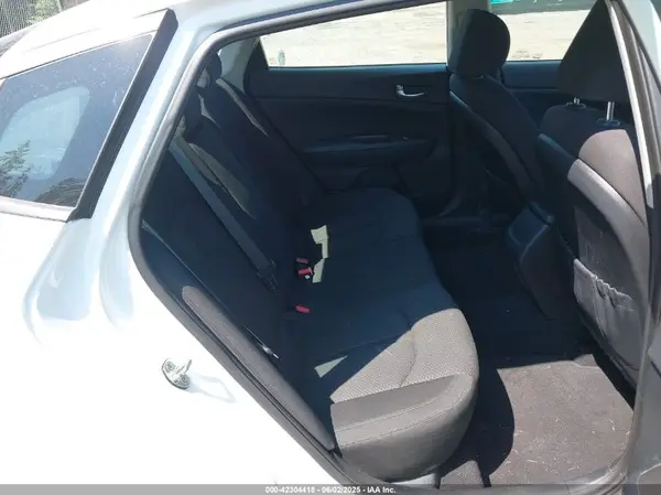 KNAGT4L35G5084121 2016 KIA OPTIMA - Image 8