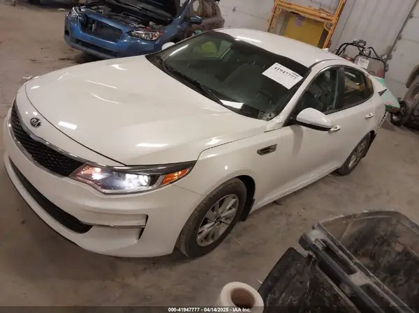 KNAGT4L35G5098424 2016 KIA OPTIMA - Image 2