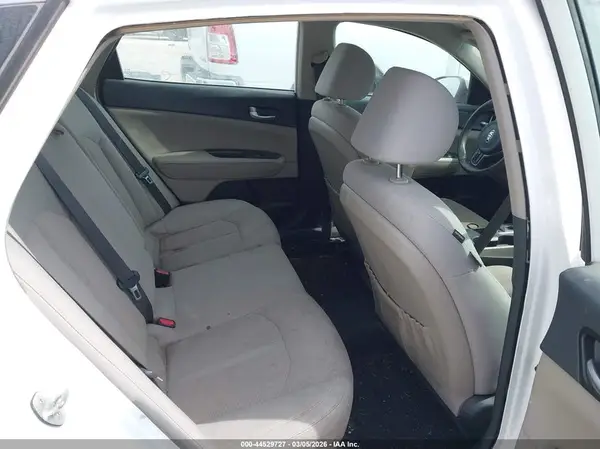 KNAGT4L35G5106019 2016 KIA OPTIMA - Image 8