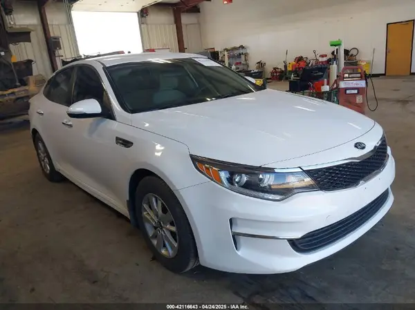 KNAGT4L35H5137739 2017 KIA OPTIMA - Image 1