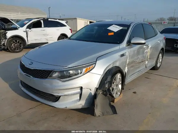 KNAGT4L35H5141824 2017 KIA OPTIMA - Image 2