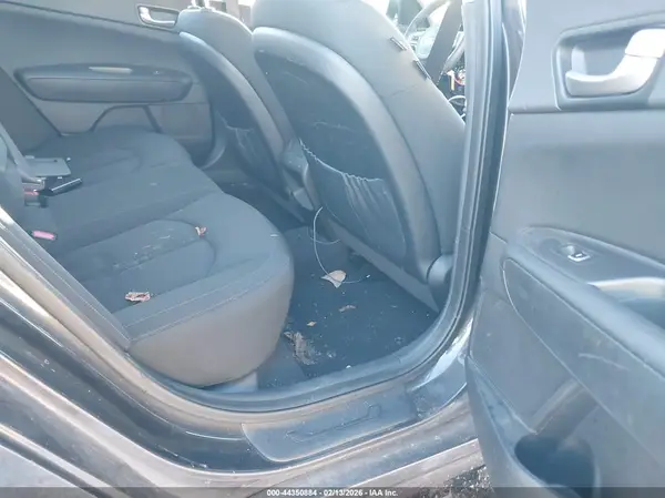 KNAGT4L35H5146828 2017 KIA OPTIMA - Image 8