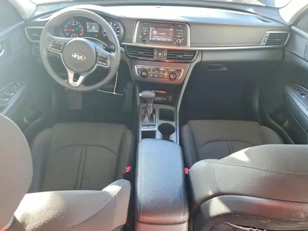 KNAGT4L35H5151754 2017 KIA OPTIMA - Image 8