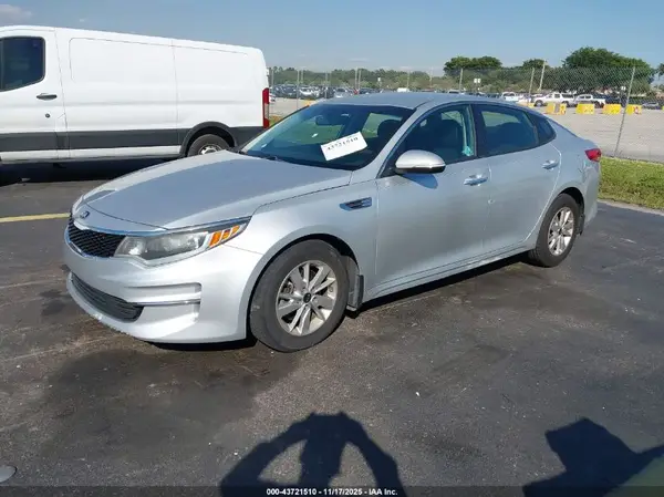 KNAGT4L35H5183653 2017 KIA OPTIMA - Image 2