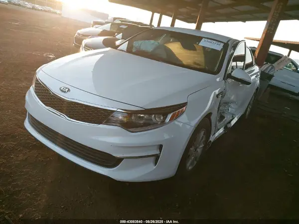 KNAGT4L35J5202675 2018 KIA OPTIMA - Image 2