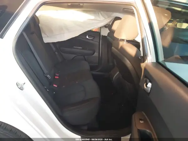 KNAGT4L35J5202675 2018 KIA OPTIMA - Image 8