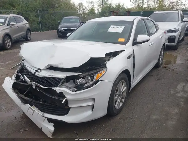 KNAGT4L35J5205902 2018 KIA OPTIMA - Image 2