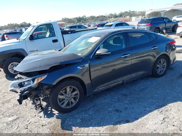 KNAGT4L35J5220142 2018 KIA OPTIMA - Image 2