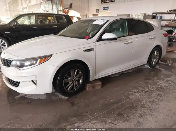 KNAGT4L36G5070728 2016 KIA OPTIMA - Image 2