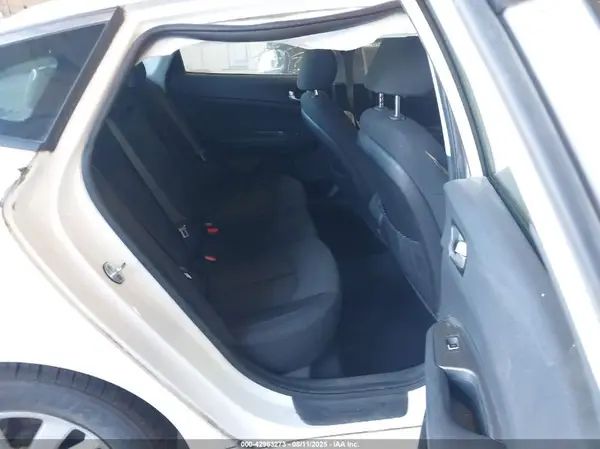 KNAGT4L36G5074312 2016 KIA OPTIMA - Image 8