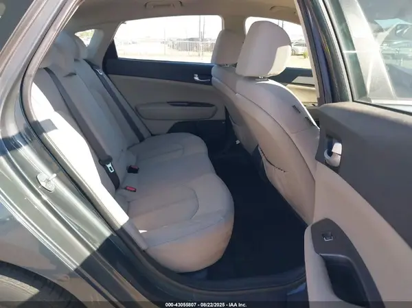 KNAGT4L36G5074732 2016 KIA OPTIMA - Image 8