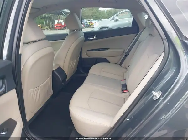 KNAGT4L36G5078537 2016 KIA OPTIMA - Image 8