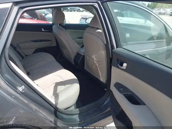 KNAGT4L36G5079459 2016 KIA OPTIMA - Image 8