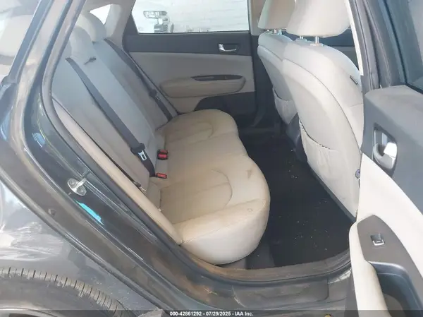 KNAGT4L36G5079736 2016 KIA OPTIMA - Image 8