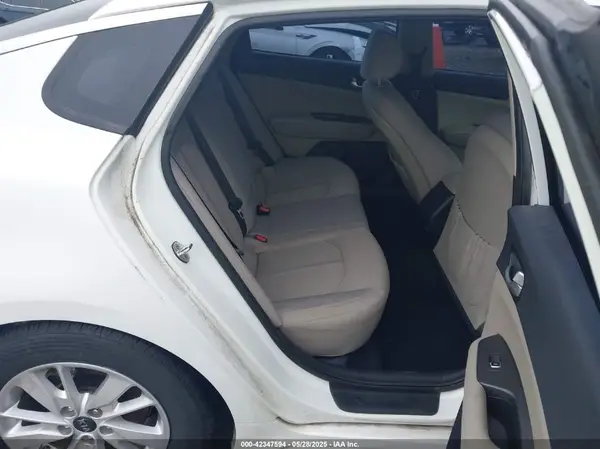 KNAGT4L36G5086833 2016 KIA OPTIMA - Image 8