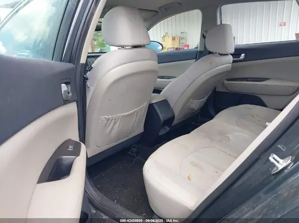KNAGT4L36G5092115 2016 KIA OPTIMA - Image 8