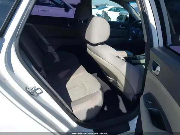 KNAGT4L36G5093992 2016 KIA OPTIMA - Image 8