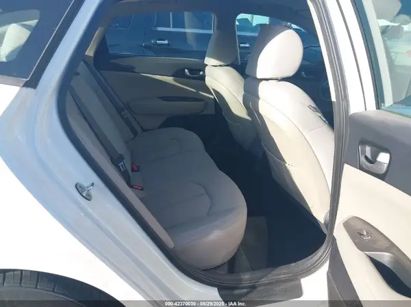 KNAGT4L36G5094415 2016 KIA OPTIMA - Image 8