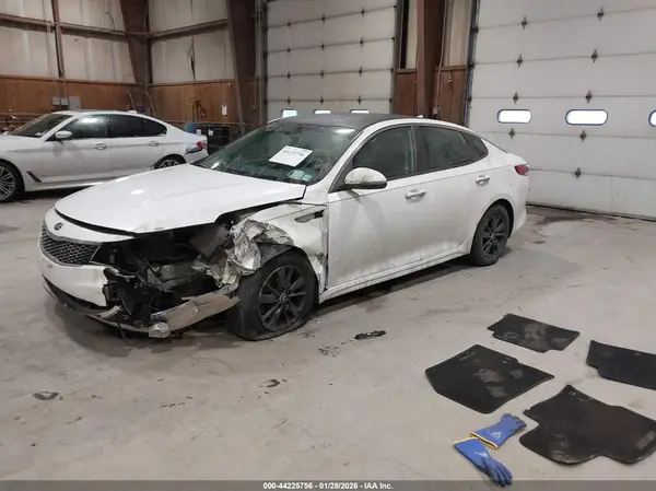 KNAGT4L36G5098819 2016 KIA OPTIMA - Image 2