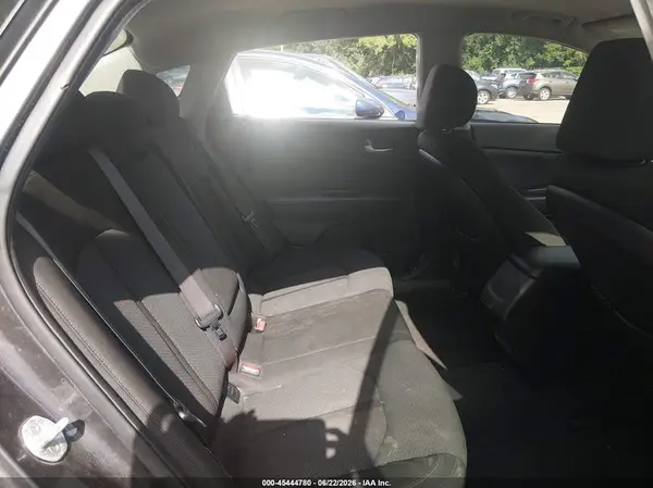 KNAGT4L36H5131724 2017 KIA OPTIMA - Image 8