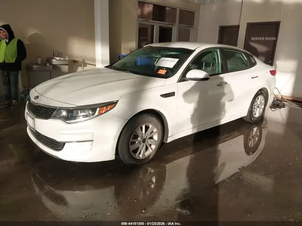 KNAGT4L36H5145705 2017 KIA OPTIMA - Image 2
