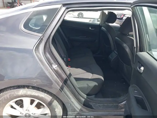 KNAGT4L36H5149981 2017 KIA OPTIMA - Image 8