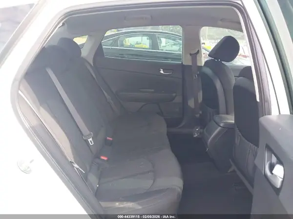 KNAGT4L36J5198488 2018 KIA OPTIMA - Image 8