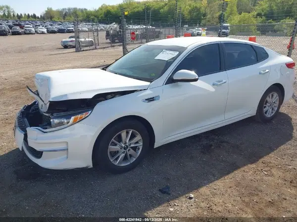KNAGT4L36J5206153 2018 KIA OPTIMA - Image 2