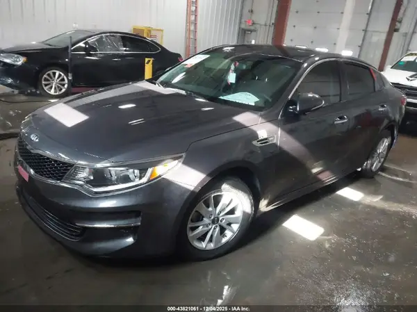 KNAGT4L36J5212986 2018 KIA OPTIMA - Image 2
