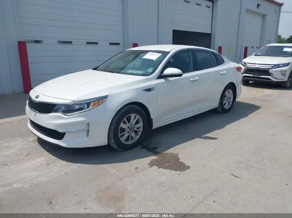 KNAGT4L36J5217993 2018 KIA OPTIMA - Image 2