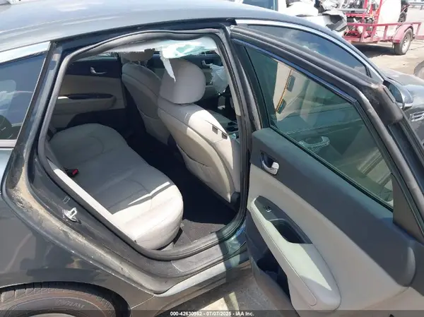 KNAGT4L37G5069524 2016 KIA OPTIMA - Image 8