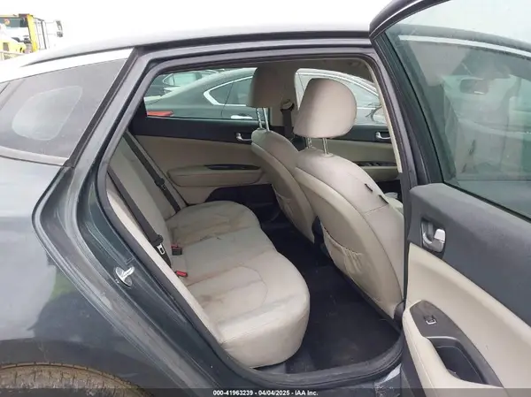 KNAGT4L37G5070799 2016 KIA OPTIMA - Image 8