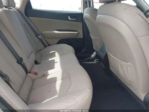 KNAGT4L37G5071936 2016 KIA OPTIMA - Image 8
