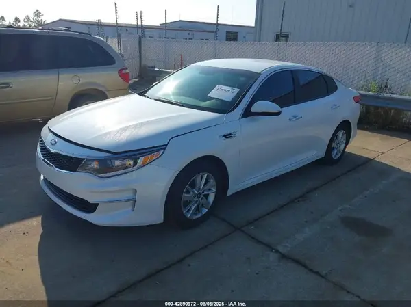 KNAGT4L37G5072455 2016 KIA OPTIMA - Image 2