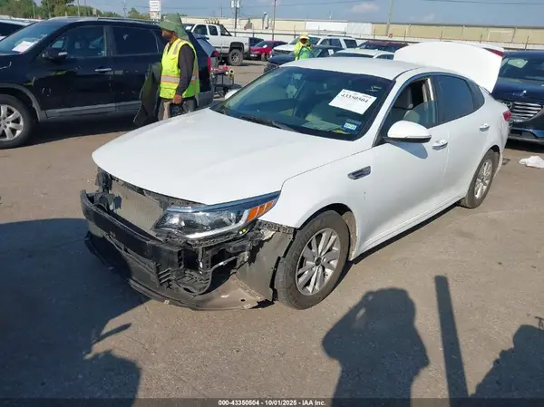 KNAGT4L37G5087280 2016 KIA OPTIMA - Image 2