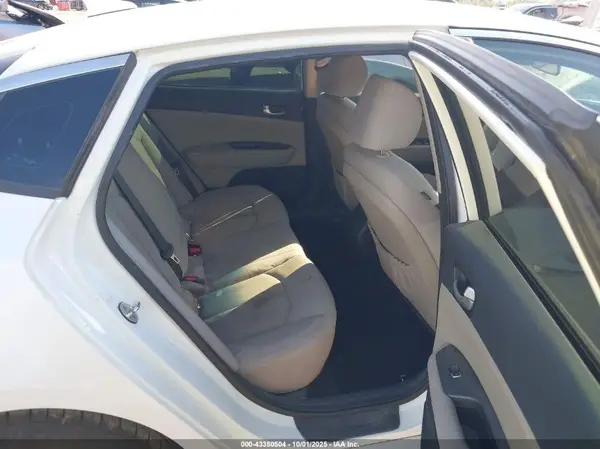 KNAGT4L37G5087280 2016 KIA OPTIMA - Image 8