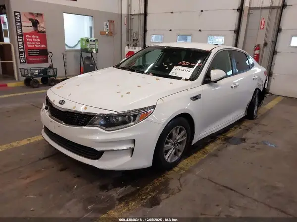 KNAGT4L37G5091328 2016 KIA OPTIMA - Image 2
