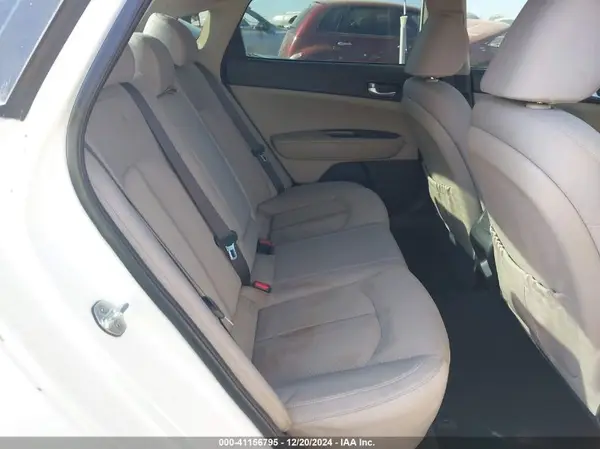KNAGT4L37G5094942 2016 KIA OPTIMA - Image 8