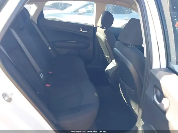 KNAGT4L37G5095752 2016 KIA OPTIMA - Image 8