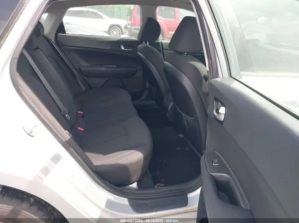 KNAGT4L37G5105194 2016 KIA OPTIMA - Image 8