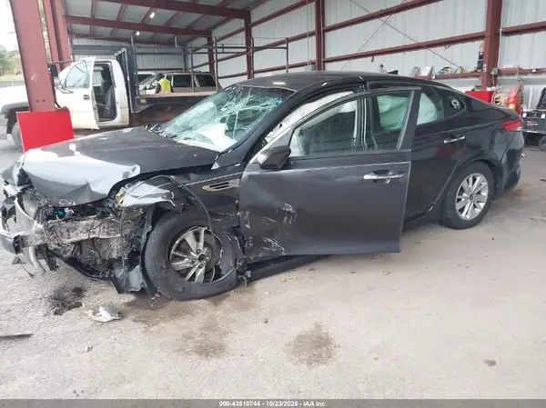 KNAGT4L37G5107446 2016 KIA OPTIMA - Image 2