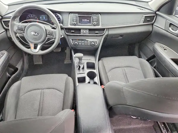 KNAGT4L37H5132302 2017 KIA OPTIMA - Image 8