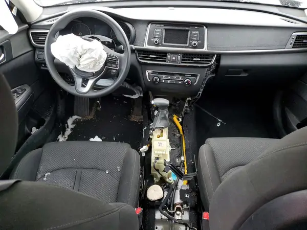 KNAGT4L37H5133305 2017 KIA OPTIMA - Image 8